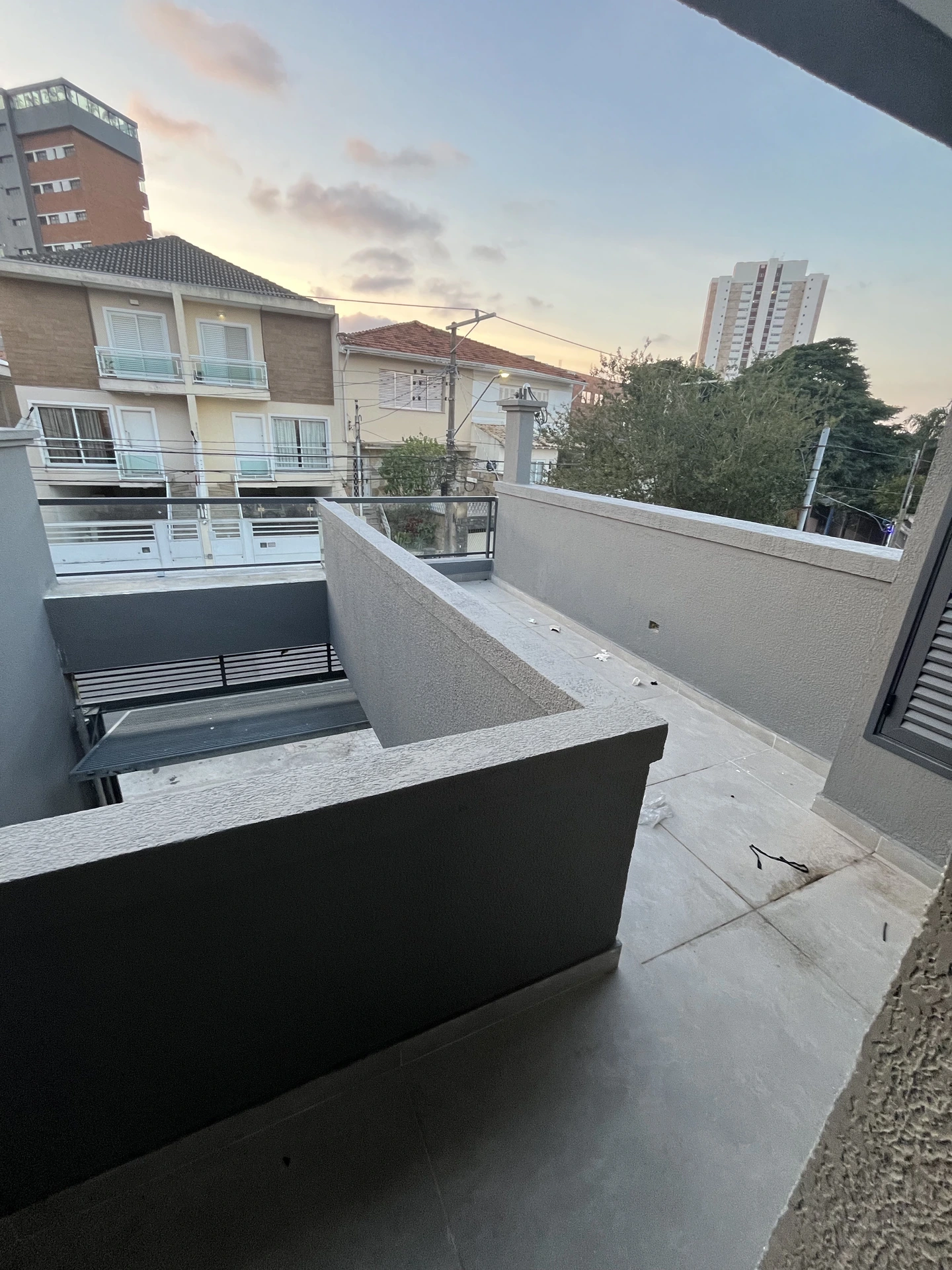 Varanda superior com vista noturna Lapa SP