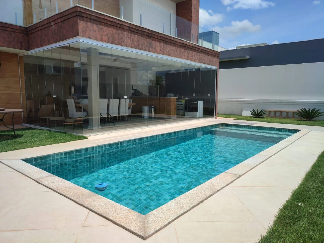 Piscina e varanda de vidro Riviera de Santa Cristina XIII